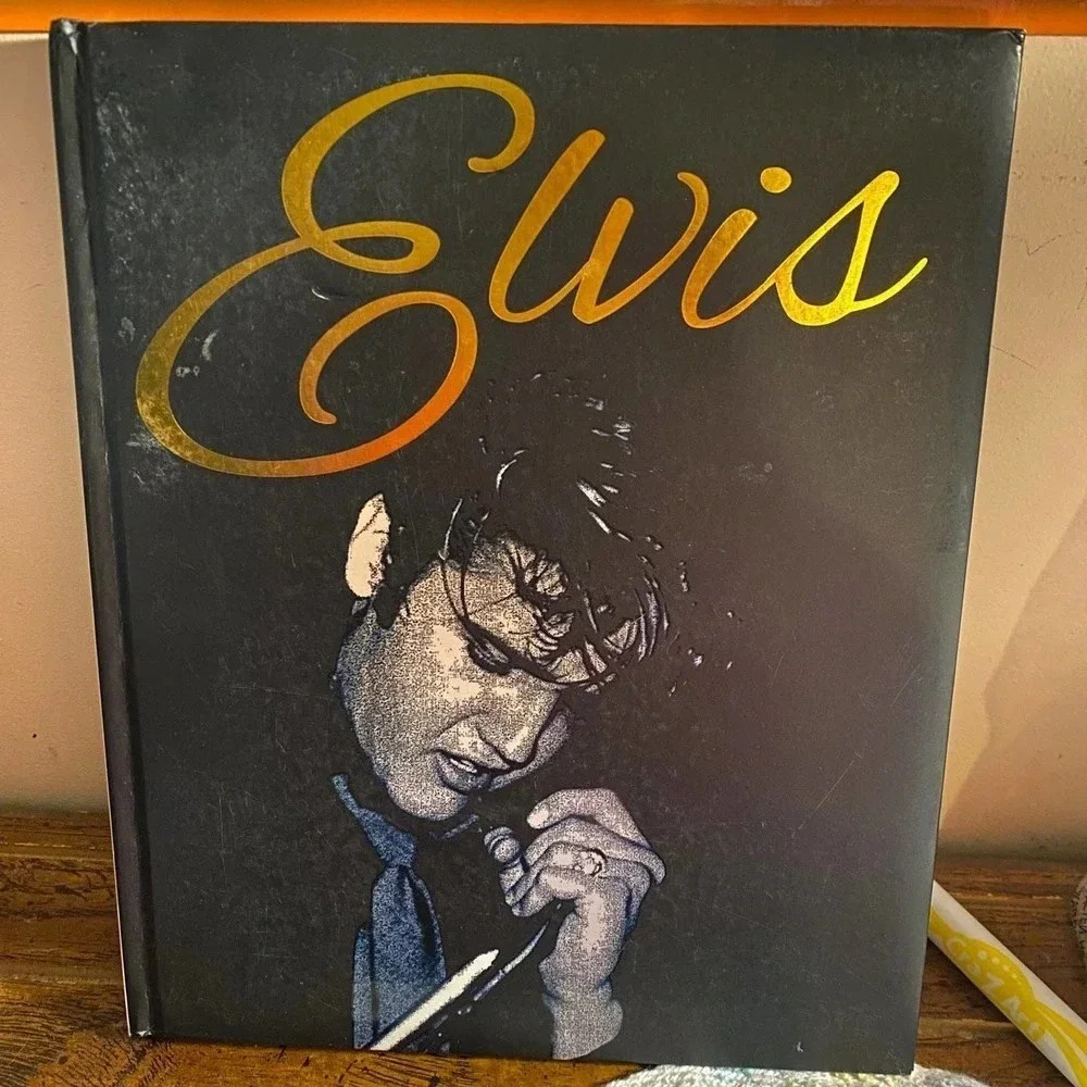 Elvis Presley Book By Igloobooks